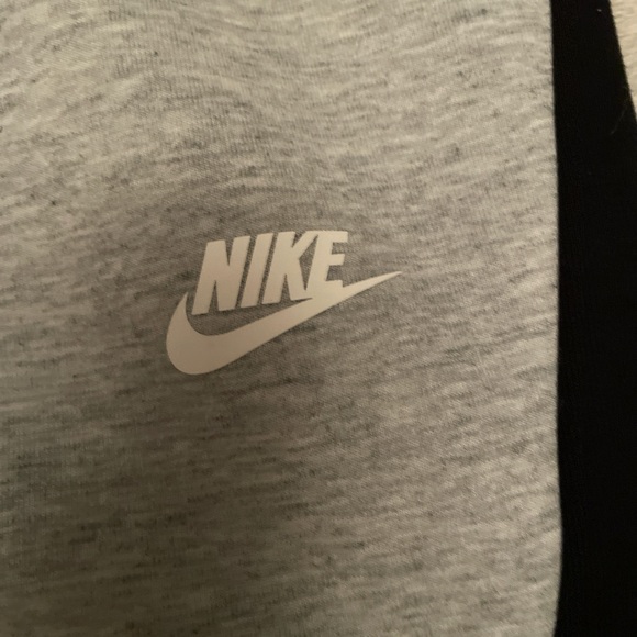 Nike tech pants size Xl in kids and good quality, also fits adult small - Picture 3 of 5